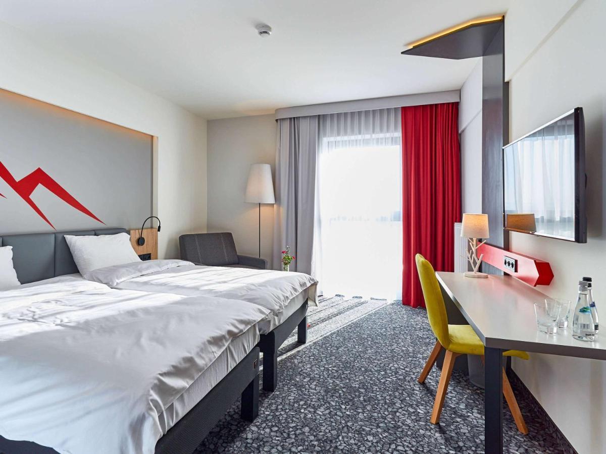 Hotel Ibis Styles Nowy Targ Esterno foto