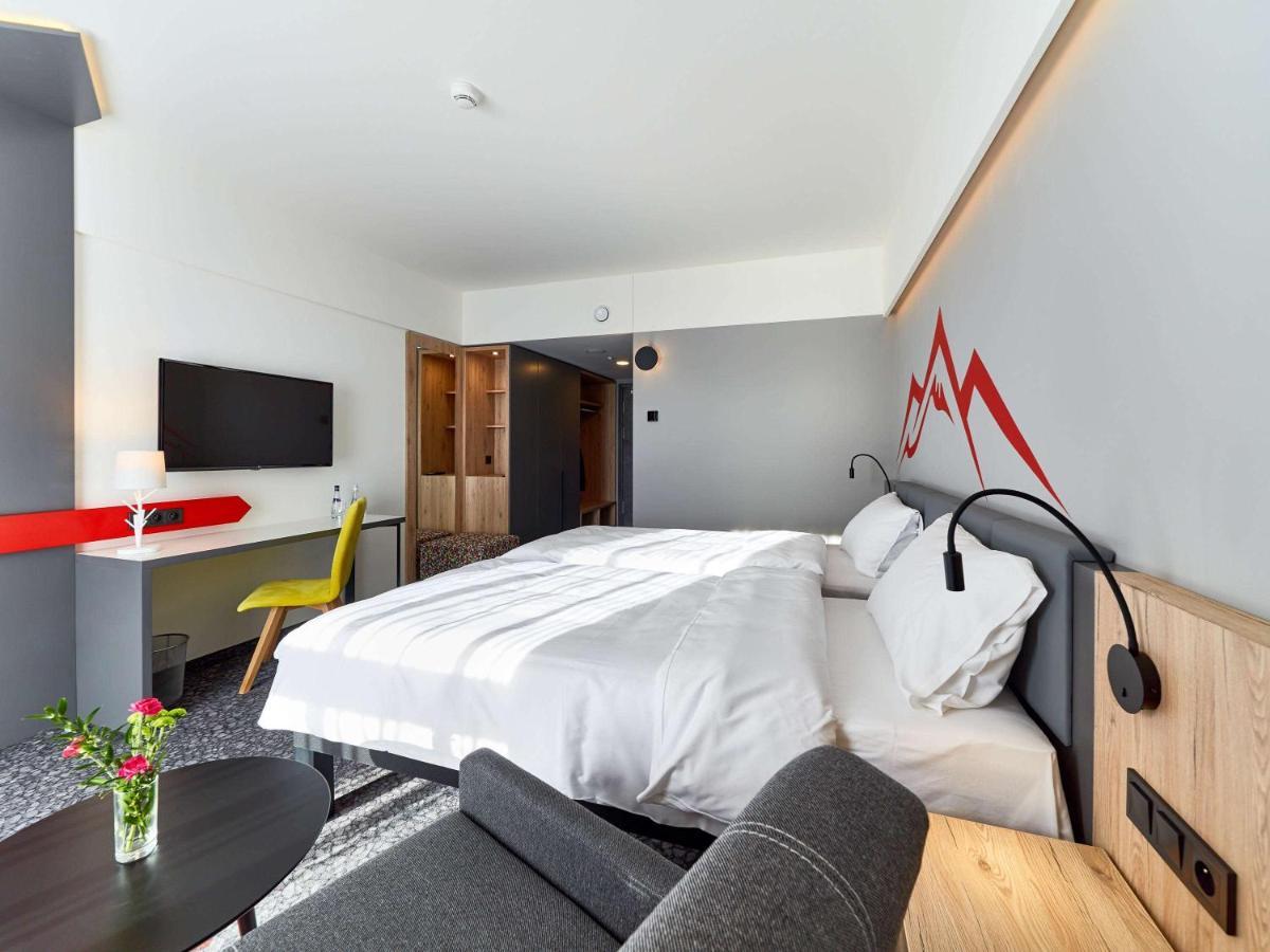 Hotel Ibis Styles Nowy Targ Esterno foto