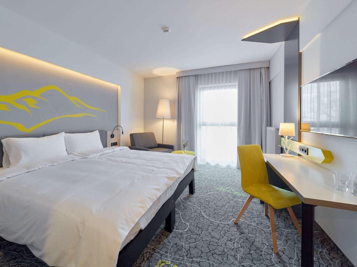 Hotel Ibis Styles Nowy Targ Esterno foto