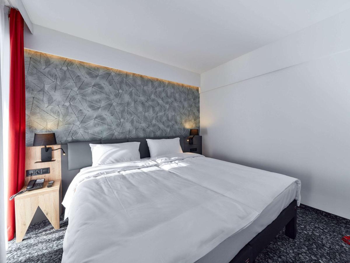 Hotel Ibis Styles Nowy Targ Esterno foto