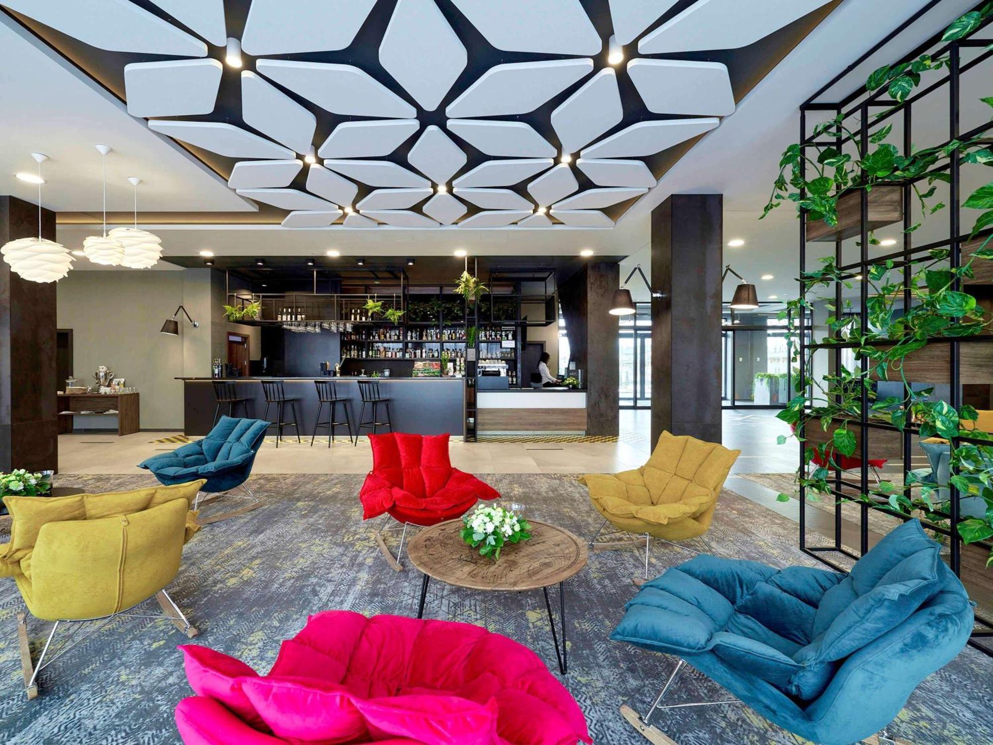 Hotel Ibis Styles Nowy Targ Esterno foto