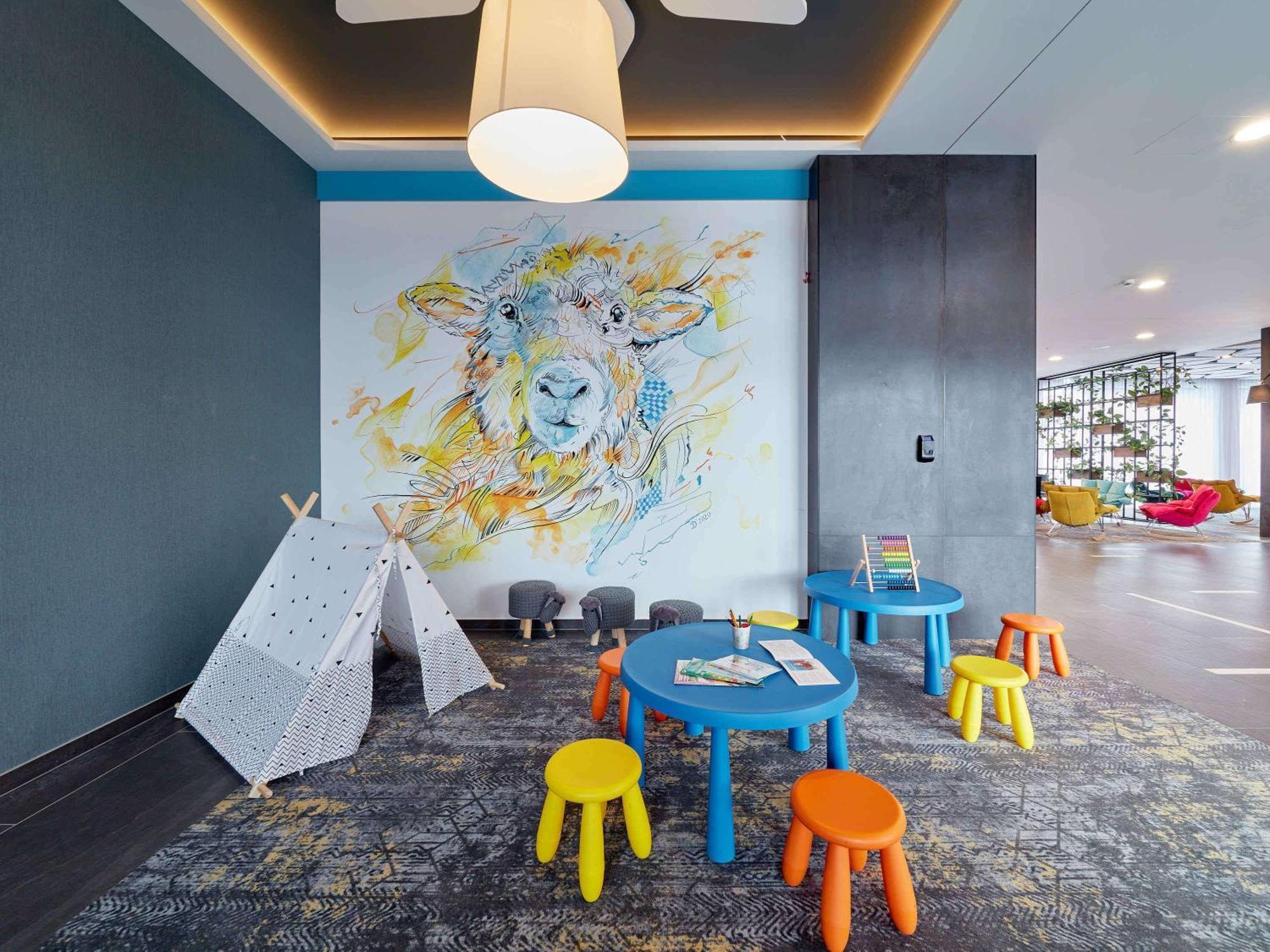 Hotel Ibis Styles Nowy Targ Esterno foto