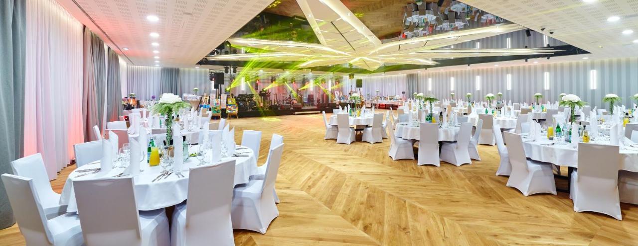 Hotel Ibis Styles Nowy Targ Esterno foto