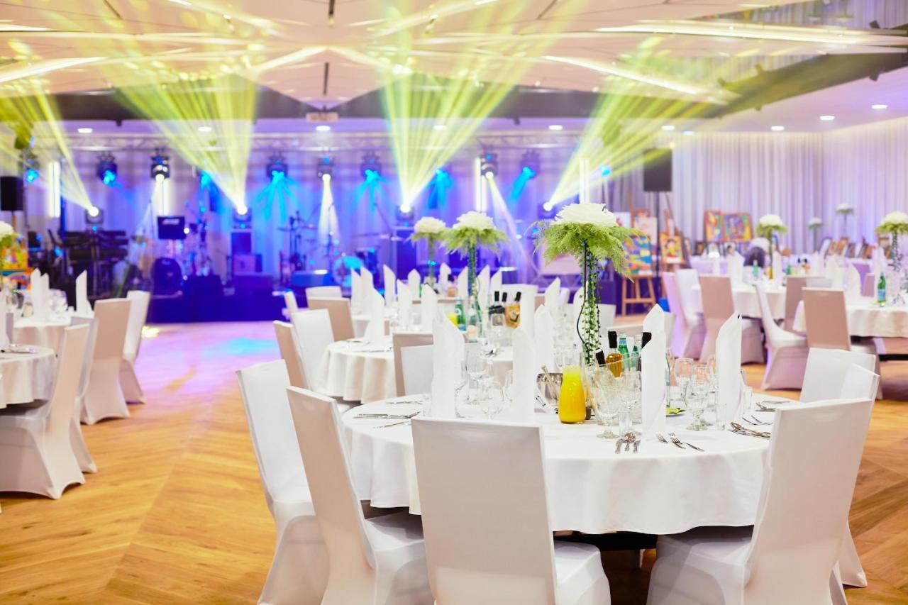 Hotel Ibis Styles Nowy Targ Esterno foto