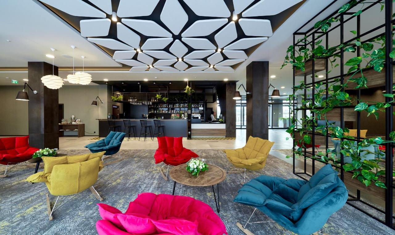 Hotel Ibis Styles Nowy Targ Esterno foto