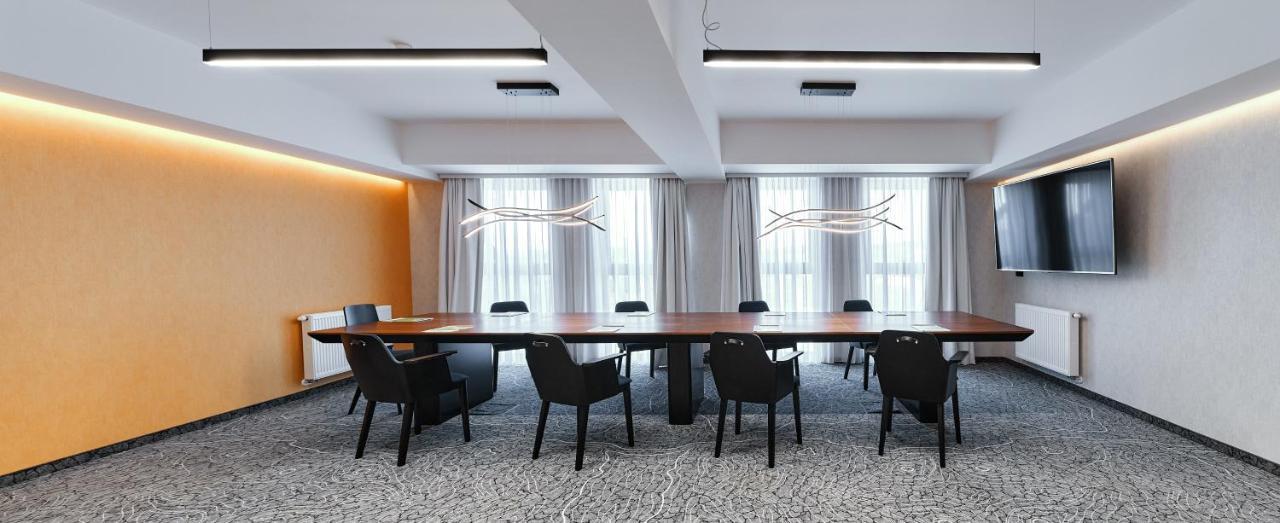 Hotel Ibis Styles Nowy Targ Esterno foto